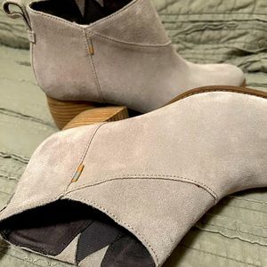 Toms Suede Leilani Ankle Boots